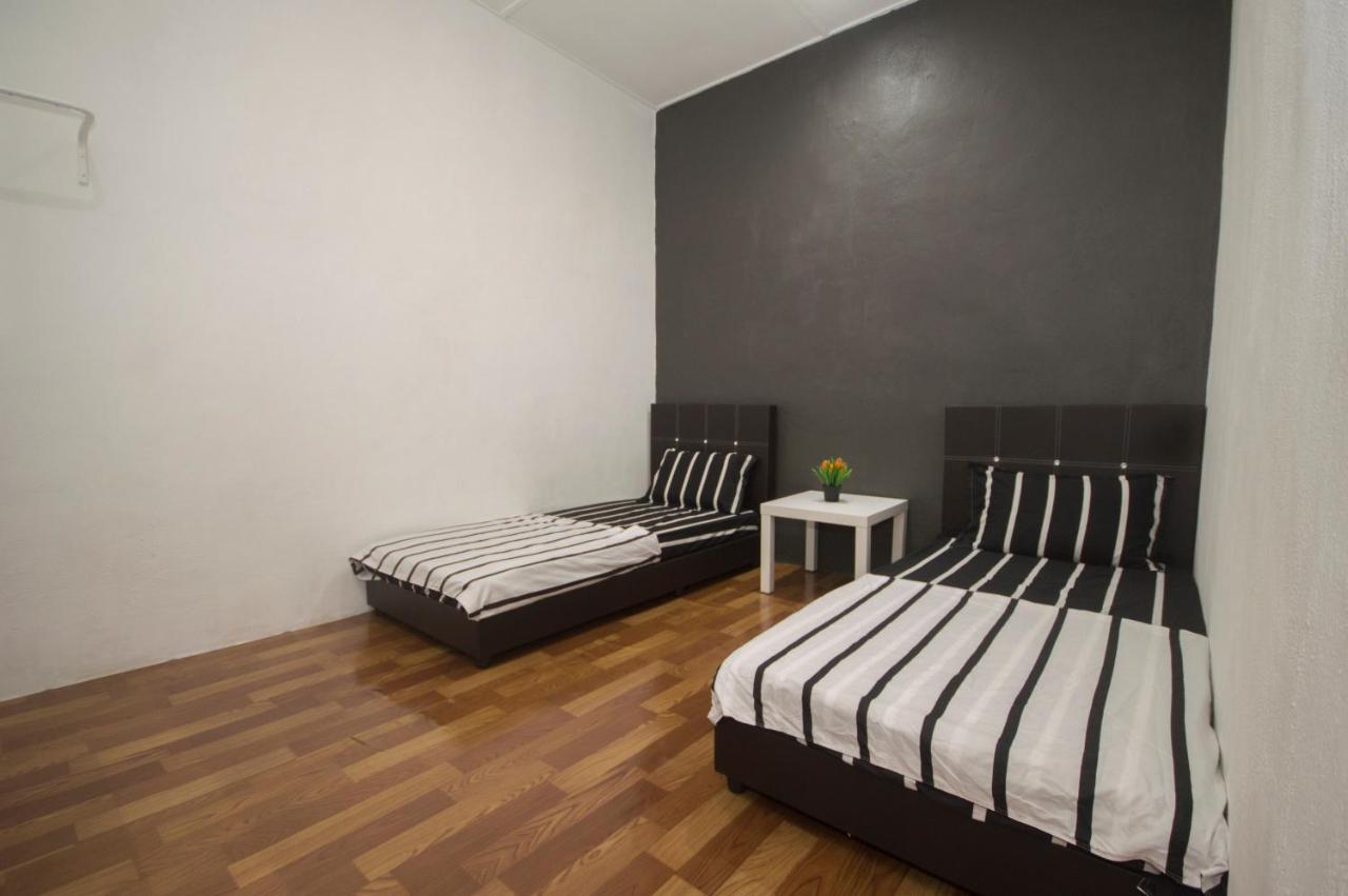 Wy Impian Homestay Букит Мертаджам Екстериор снимка